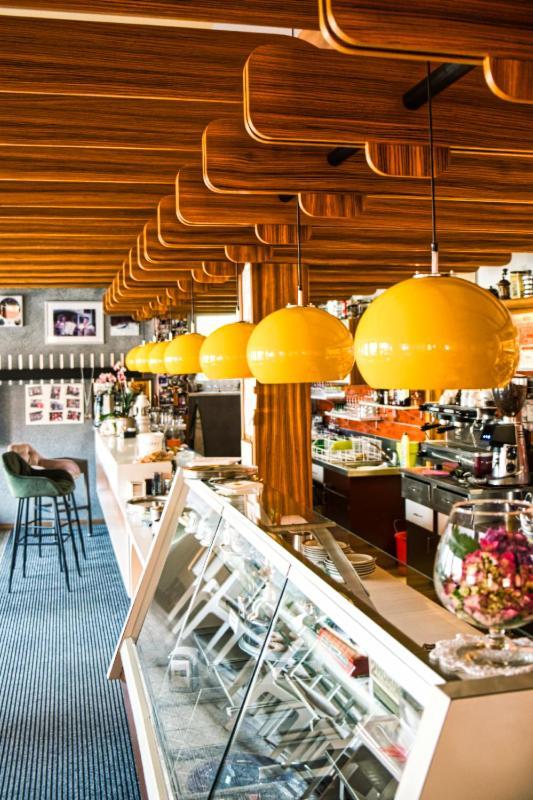 Bed and Breakfast Cafe Rudi Living Partschins Exterior foto