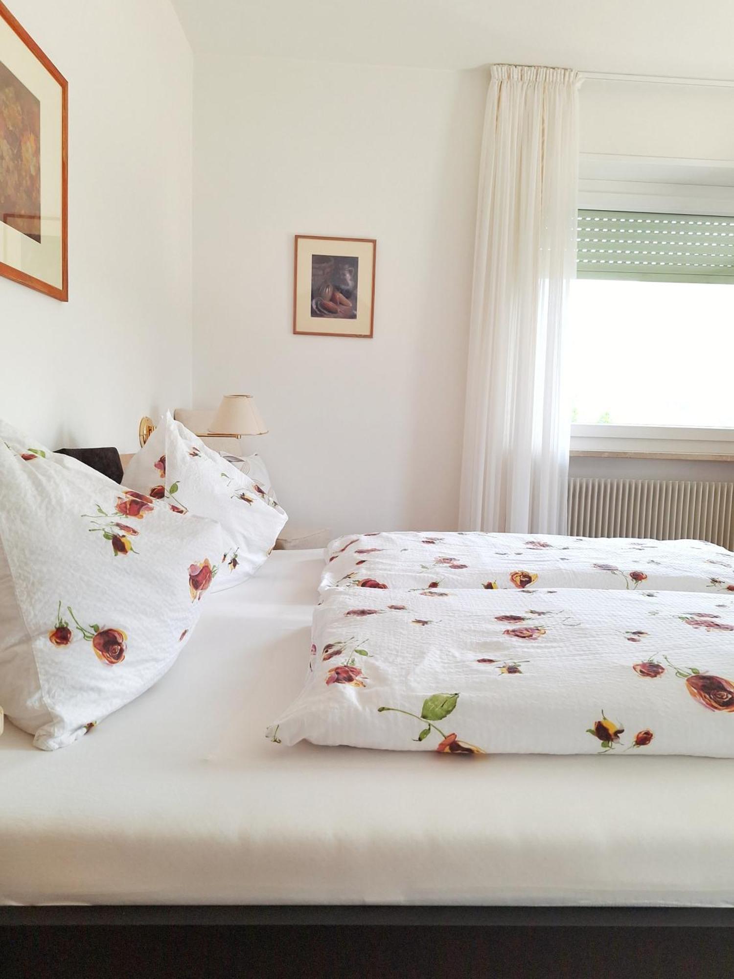 Bed and Breakfast Cafe Rudi Living Partschins Exterior foto