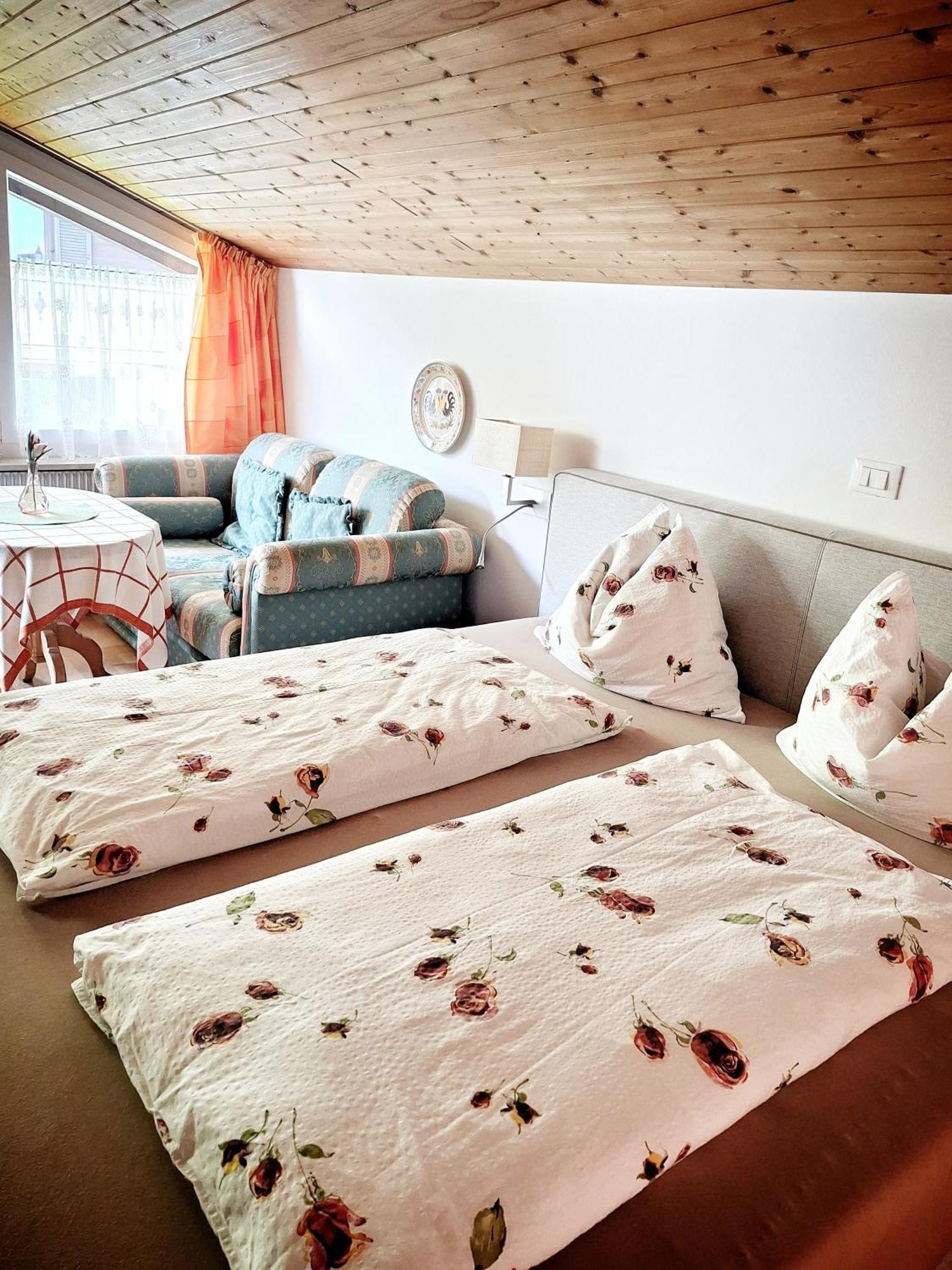 Bed and Breakfast Cafe Rudi Living Partschins Exterior foto